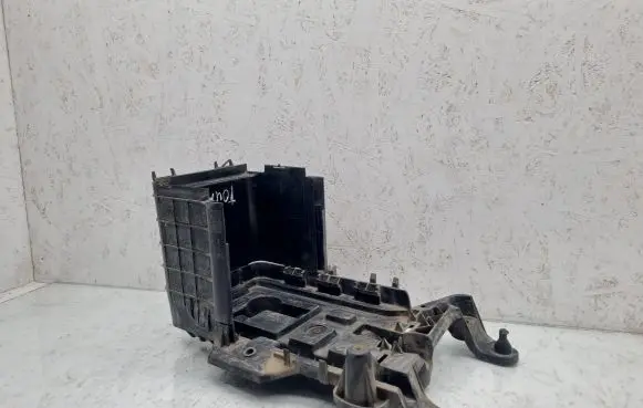 Volkswagen Touran I Battery tray 1K0915333B