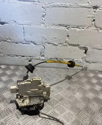 Audi A6 S6 C6 4F Rear door lock 4F0839115