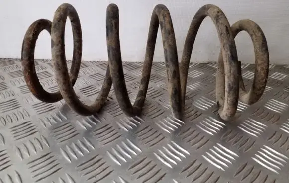 Jeep Grand Cherokee (WK) Rear coil spring