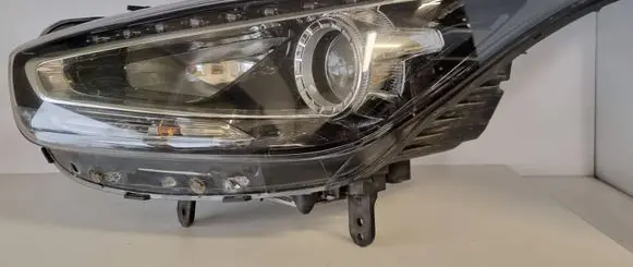 Hyundai i40 Headlight/headlamp 921013Z720 LF150537