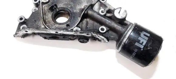 Hyundai Coupe Oil pump 213102300
