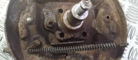 Suzuki Swift I Stub axle 