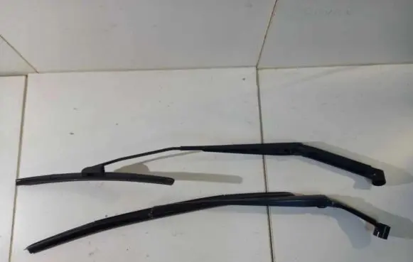 Nissan Leaf II (ZE1) Headlight wiper blade set 130783
