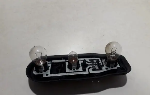 BMW 5 E39 Tail light bulb cover holder 8371324 393440