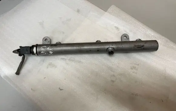 Mercedes-Benz E W211 Fuel main line pipe A6420702695
