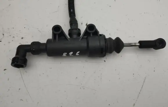 Clutch master cylinder