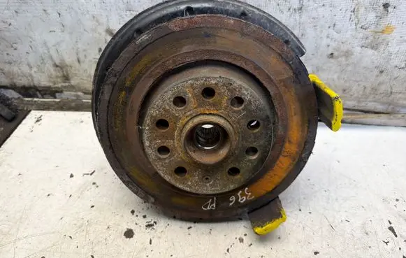 Volkswagen Golf V Front wheel hub spindle knuckle