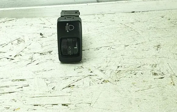Toyota Land Cruiser (J120) Headlight level height control switch