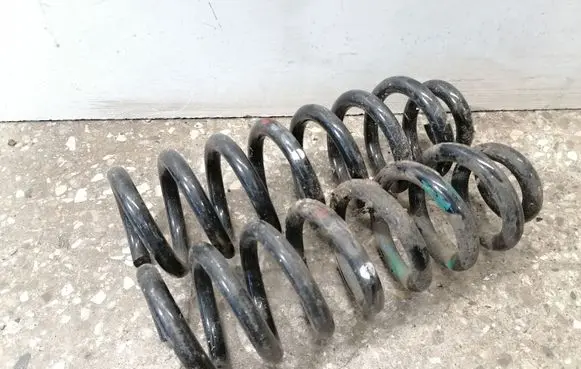 Mercedes-Benz C W205 Rear coil spring
