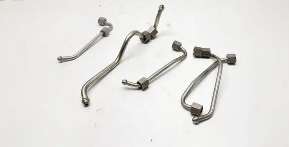 BMW 3 E90 E91 Fuel injector supply line/pipe 
