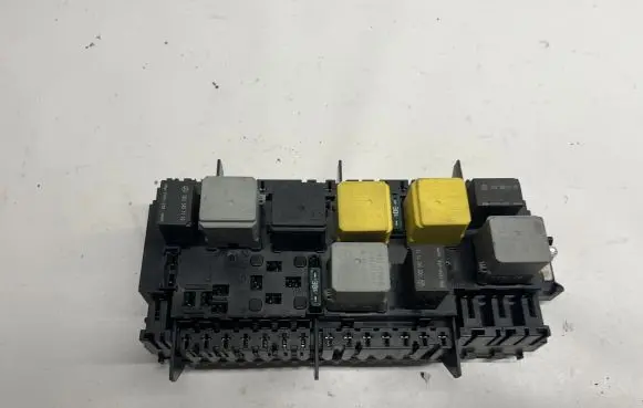 Mercedes-Benz GL X166 Fuse module A1669063801