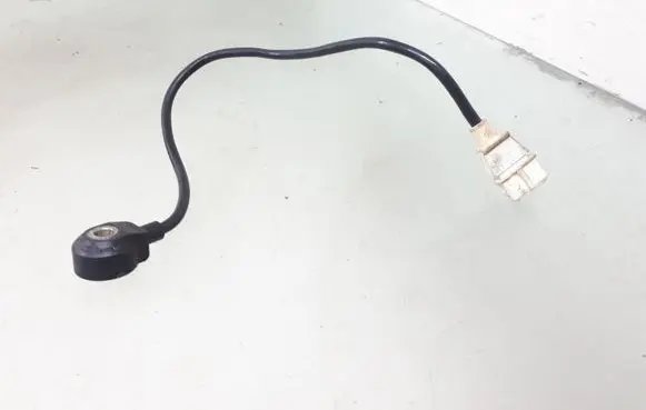 Alfa Romeo GTV Detonation knock sensor 0261231095