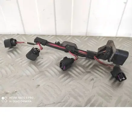 Volkswagen Golf V Fuel injector wires 8D0973834