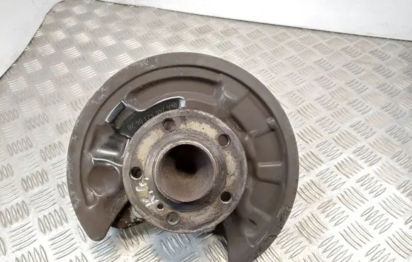 Mercedes-Benz B W246 W242 Rear wheel hub A2464230420