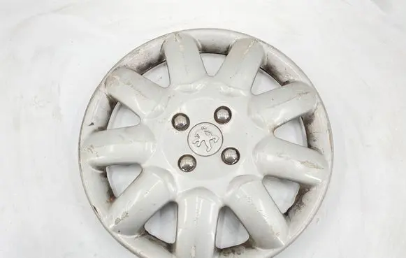 Peugeot 206 CC R15 wheel hub/cap/trim 9606OF