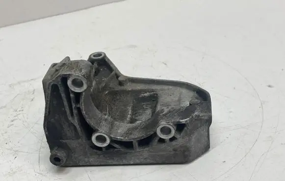 BMW 1 E81 E87 Power steering pump mounting bracket 7794455 120868