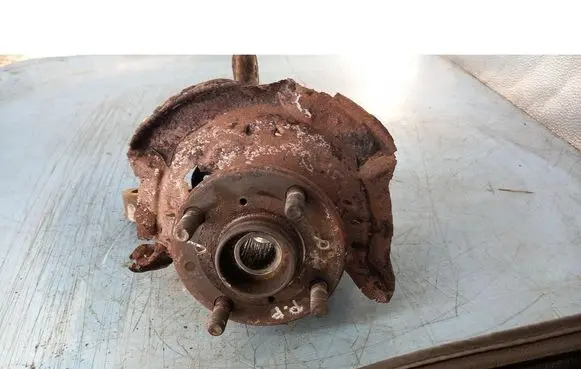 Daihatsu Cuore Front wheel hub spindle knuckle