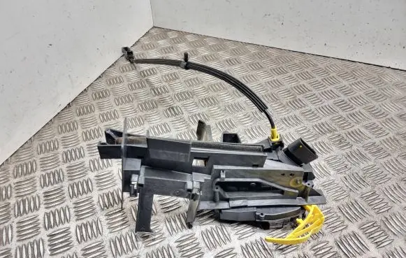 Ford C-MAX II Rear door lock AM5AR26412AF 404413817111 Am51r264a26aj