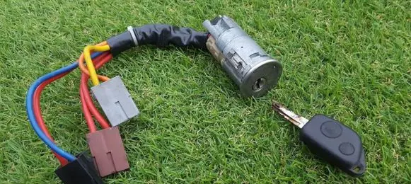 Renault Megane I Ignition lock G1CM05