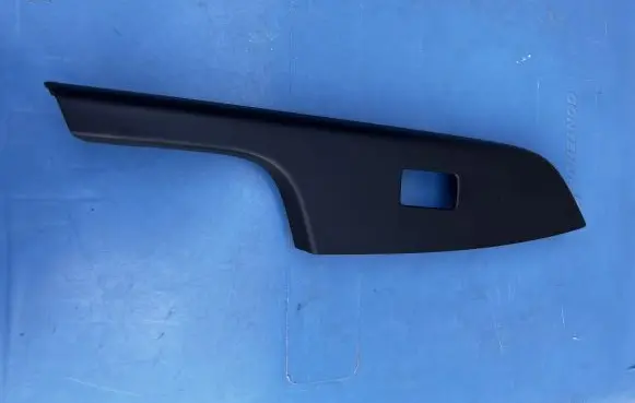 Honda CR-V Front door window switch trim 