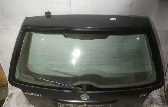 Volkswagen PASSAT B5 Tailgate/trunk/boot lid