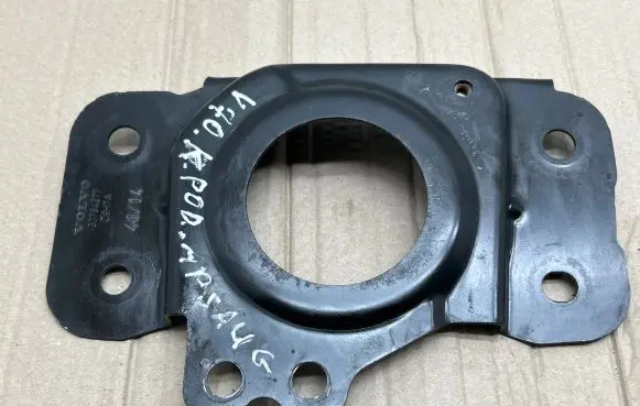 Volvo V70 Engine mount bracket 30784277 4014 C9H7A