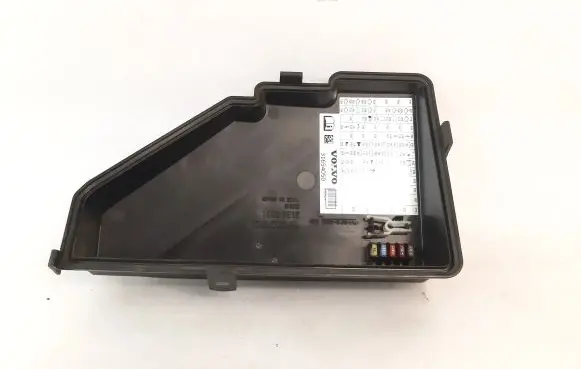 Volvo S90, V90 Fuse box cover 31398001