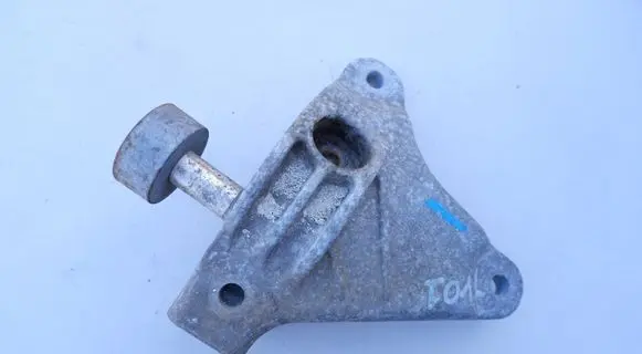 BMW 5 F10 F11 Engine mounting bracket 6777605 13992010