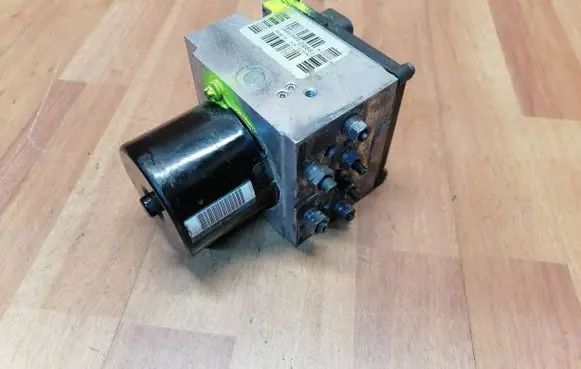 Peugeot 407 ABS Pump 15710604 S118676001N 15710504D