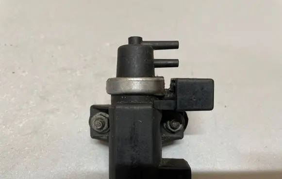 BMW X5 E53 Turbo solenoid valve 72279600