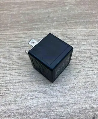 Audi A4 S4 B8 8K Other relay 8K0951253 V23136B6X72 643