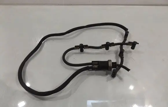 Audi A6 S6 C6 4F Fuel line pipe 