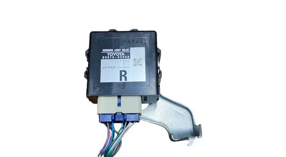 Toyota Yaris Light relay 8281052060 0617005040