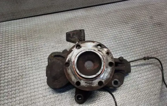 Volkswagen Crafter Front wheel hub spindle knuckle