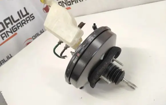 Peugeot 207 CC Brake booster 9682338580