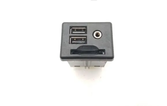 Chevrolet Corvette C7 USB socket connector 13581213