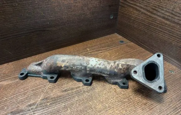 Mercedes-Benz Vito Viano W639 Exhaust manifold 6111420501 A6111420501