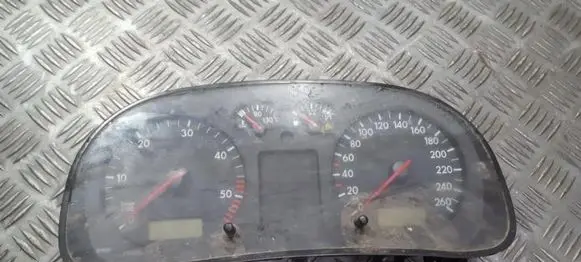 Volkswagen Golf IV Speedometer (instrument cluster) 1J0920802G 0263618033