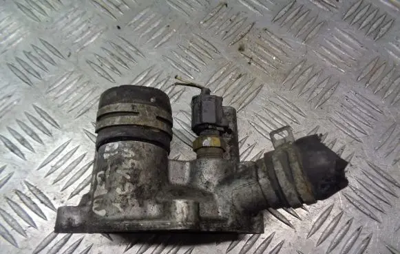 Ford Focus Thermostat housing 1N1G-8594