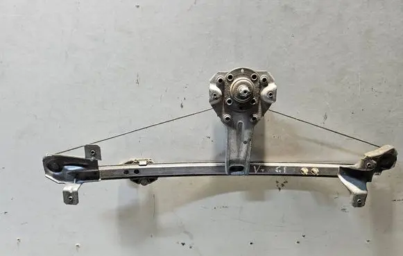 Opel Vectra A Rear door manual window regulator 90306053