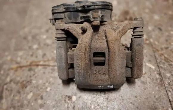 Rear brake caliper