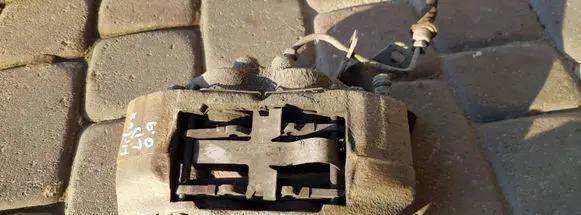 Toyota Hilux (AN10, AN20, AN30) Front brake caliper