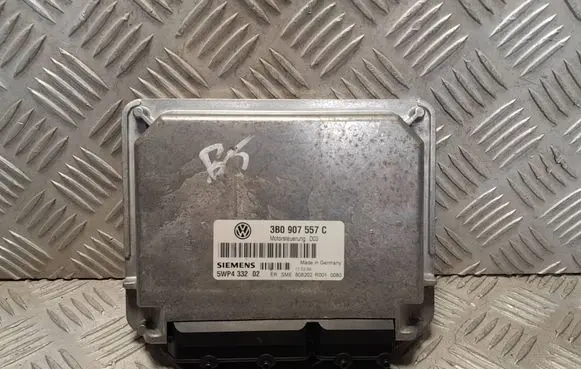 Volkswagen PASSAT B5 Engine control unit/module 3B0907557C 5WP433202