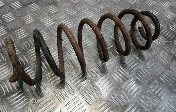 Volkswagen Golf Plus Rear coil spring