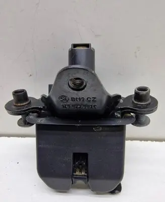 Skoda Octavia Mk2 (1Z) Tailgate/trunk/boot lock/catch/latch 1Z5827501C BN3CZ