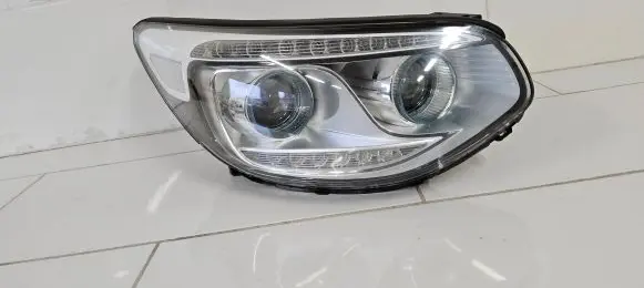 KIA Soul Headlight/headlamp 921101E4