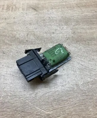 Volkswagen Golf III Heater blower motor/fan resistor 1H0959263 881051771