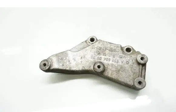 Mercedes-Benz E W212 Engine mounting bracket A6510940039