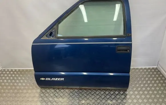 Chevrolet Blazer Front door 