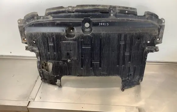 Toyota Yaris Engine splash shield/under tray 